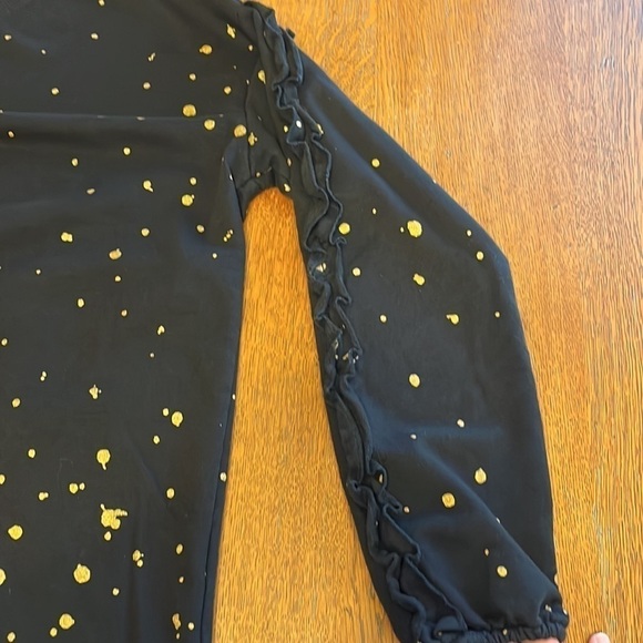 Ruff Hewn black sweatshirt with gold paint splatters ruffles down sleeve size M - Picture 10 of 10